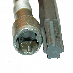 Специальная головка для болтов Polydrive Car-Tool CT-B2090